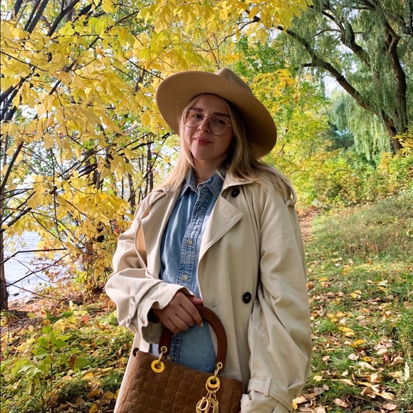 Meet Your Posher - Picture 5 of 6